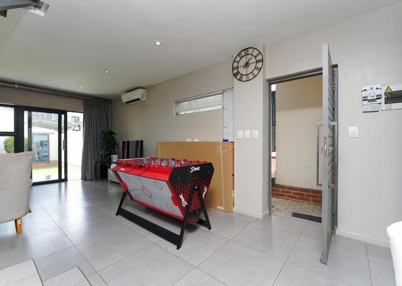 To Let 2 Bedroom Property for Rent in Rivonia Gauteng