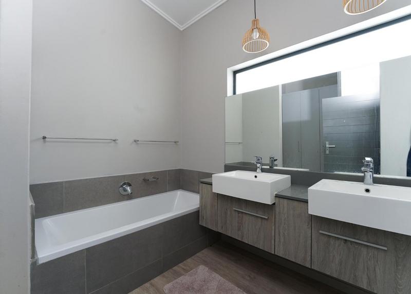 To Let 2 Bedroom Property for Rent in Rivonia Gauteng