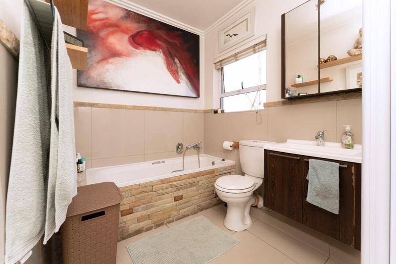 1 Bedroom Property for Sale in Bryanston Gauteng