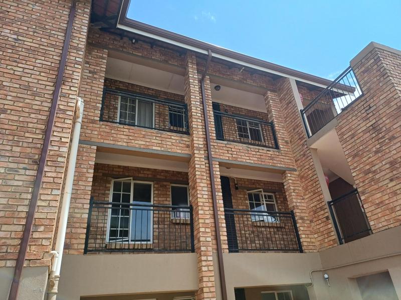 2 Bedroom Property for Sale in Heuweloord Gauteng