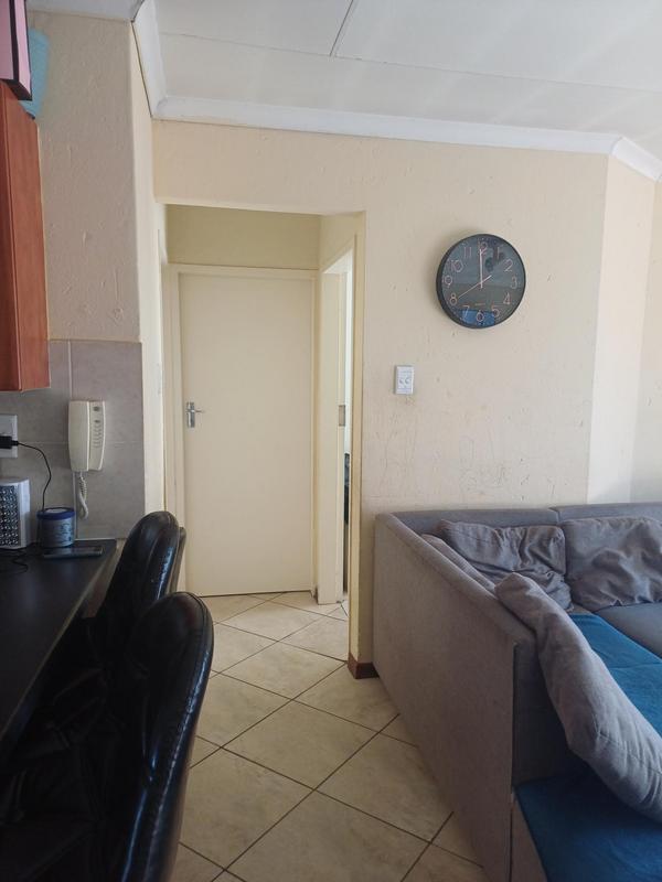 2 Bedroom Property for Sale in Heuweloord Gauteng