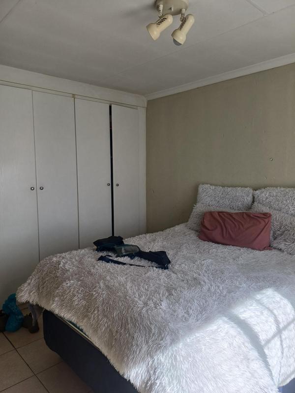2 Bedroom Property for Sale in Heuweloord Gauteng