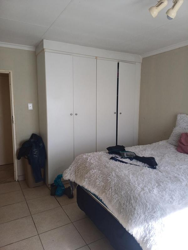 2 Bedroom Property for Sale in Heuweloord Gauteng