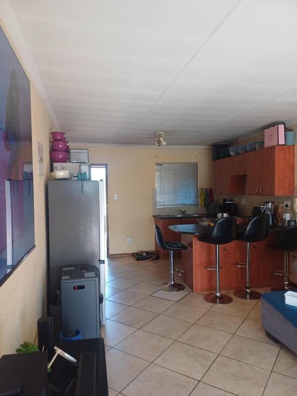 2 Bedroom Property for Sale in Heuweloord Gauteng