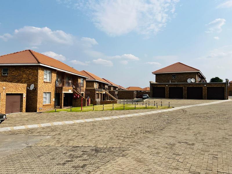 2 Bedroom Property for Sale in Birchleigh Gauteng