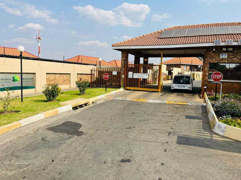 2 Bedroom Property for Sale in Birchleigh Gauteng