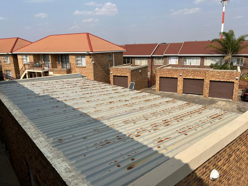 2 Bedroom Property for Sale in Birchleigh Gauteng