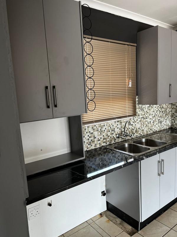 2 Bedroom Property for Sale in Birchleigh Gauteng
