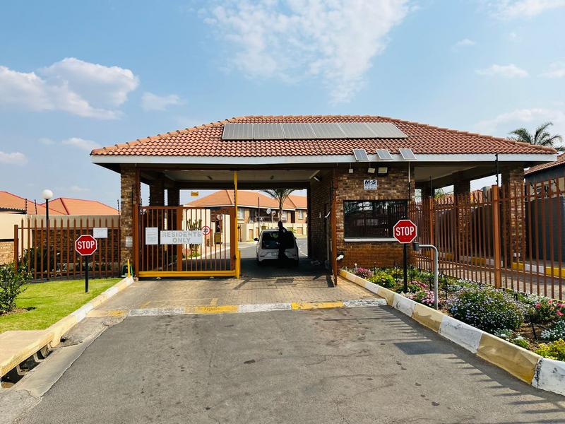 2 Bedroom Property for Sale in Birchleigh Gauteng