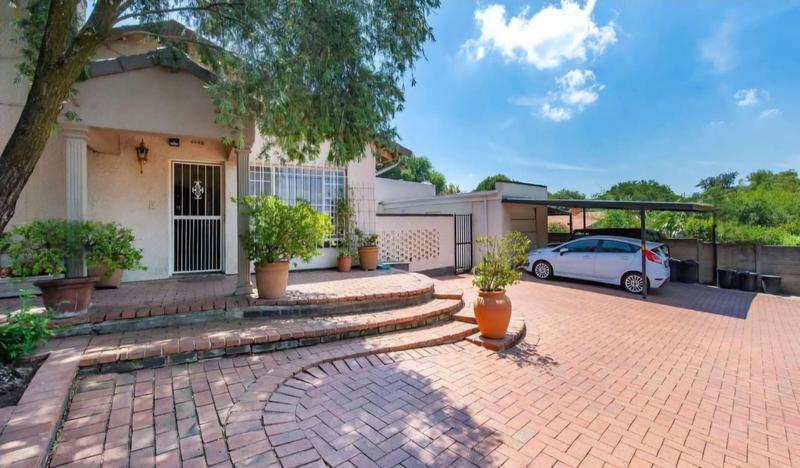 3 Bedroom Property for Sale in Lombardy East Gauteng
