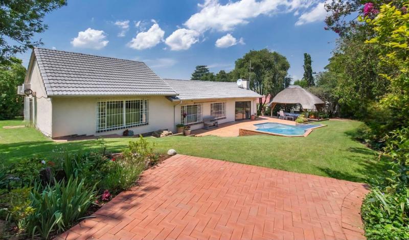 3 Bedroom Property for Sale in Lombardy East Gauteng