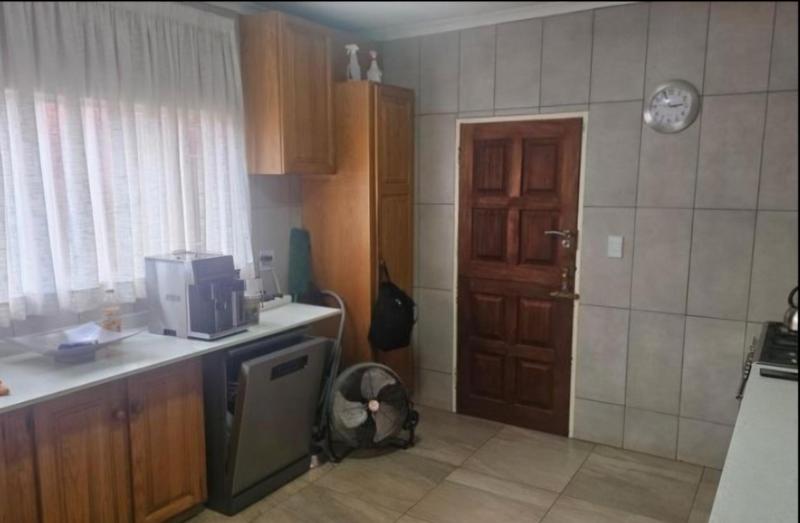 4 Bedroom Property for Sale in Eldoraigne Gauteng