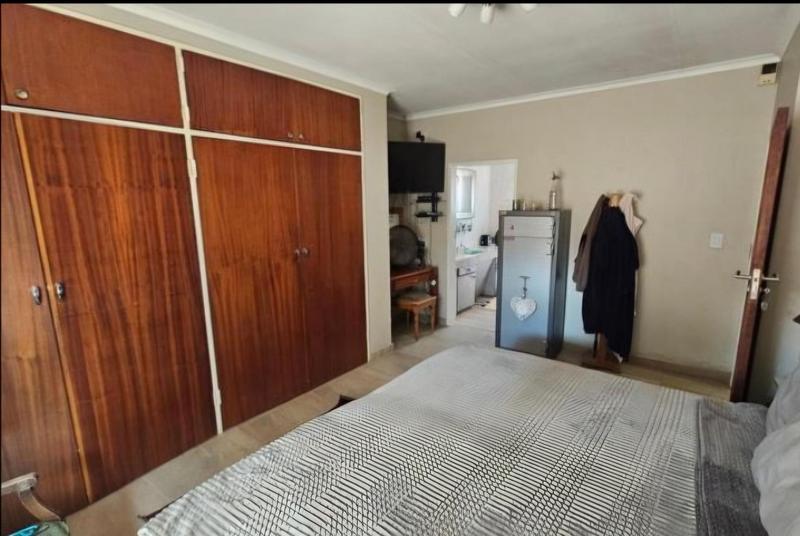 4 Bedroom Property for Sale in Eldoraigne Gauteng