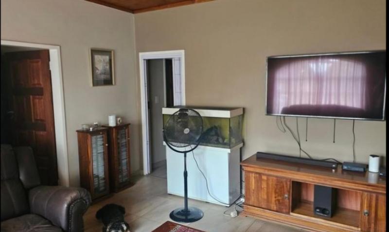 4 Bedroom Property for Sale in Eldoraigne Gauteng