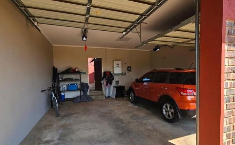 4 Bedroom Property for Sale in Eldoraigne Gauteng