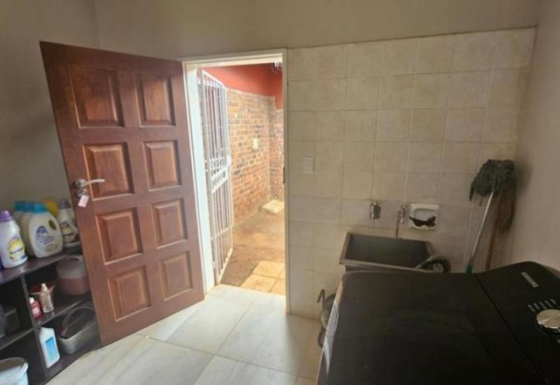 4 Bedroom Property for Sale in Eldoraigne Gauteng