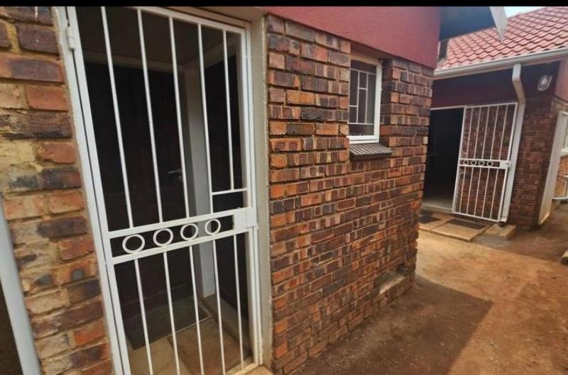 4 Bedroom Property for Sale in Eldoraigne Gauteng