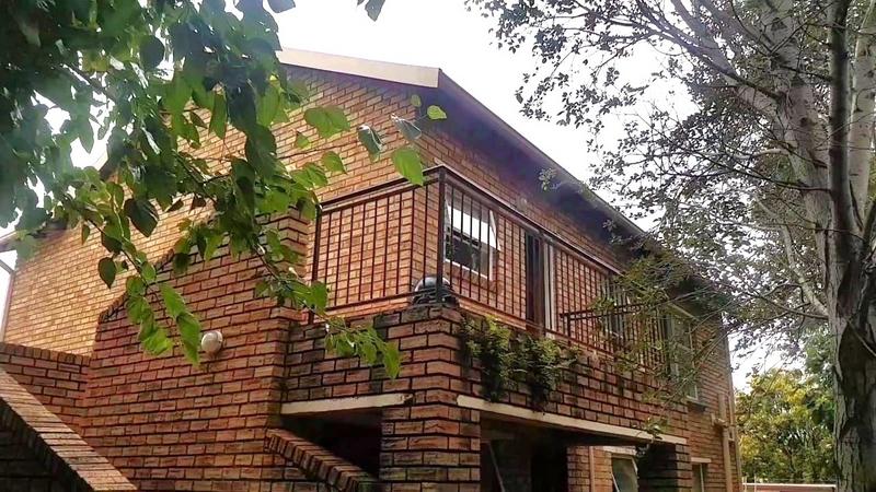 3 Bedroom Property for Sale in Heuwelsig Estate Gauteng