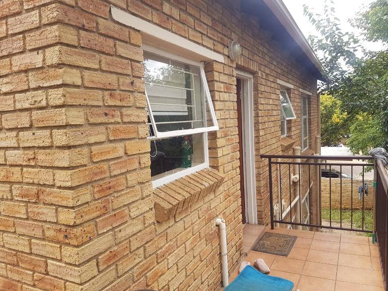 3 Bedroom Property for Sale in Heuwelsig Estate Gauteng
