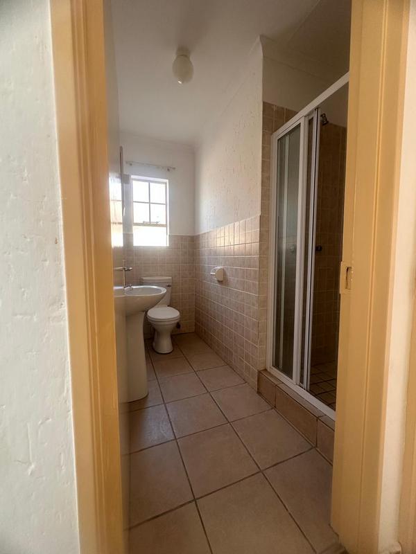 2 Bedroom Property for Sale in Heuwelsig Estate Gauteng