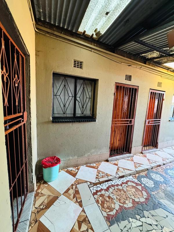 3 Bedroom Property for Sale in Chiawelo Gauteng