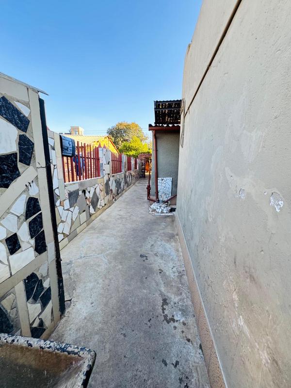 3 Bedroom Property for Sale in Chiawelo Gauteng