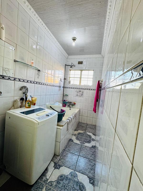 3 Bedroom Property for Sale in Chiawelo Gauteng