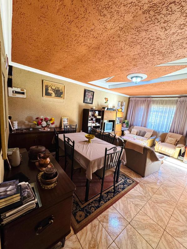 3 Bedroom Property for Sale in Chiawelo Gauteng