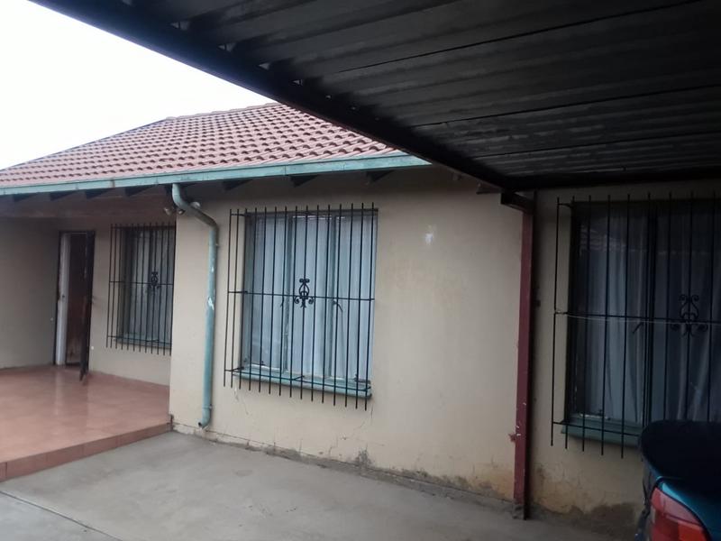 3 Bedroom Property for Sale in Moroka Gauteng