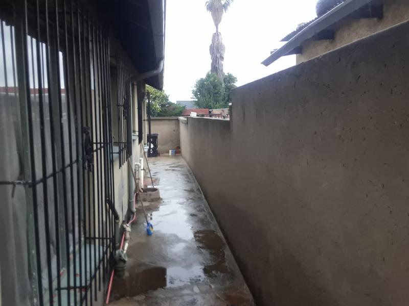 3 Bedroom Property for Sale in Moroka Gauteng