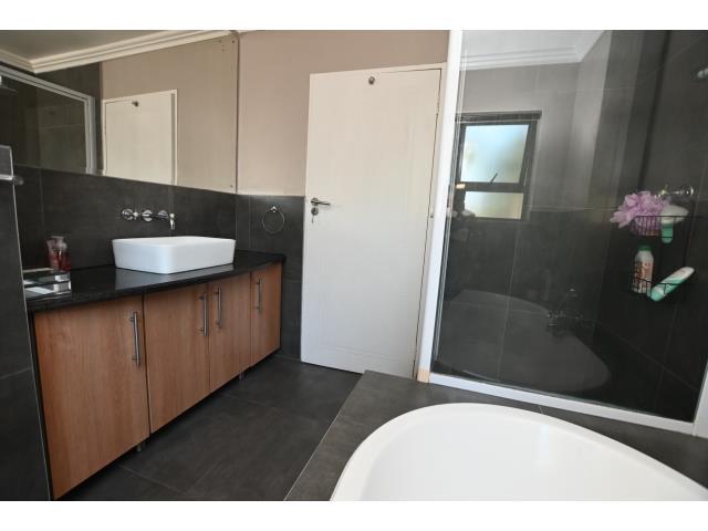 To Let 2 Bedroom Property for Rent in Craigavon Gauteng