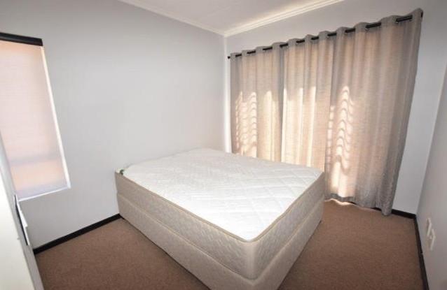 1 Bedroom Property for Sale in Bryanston Gauteng