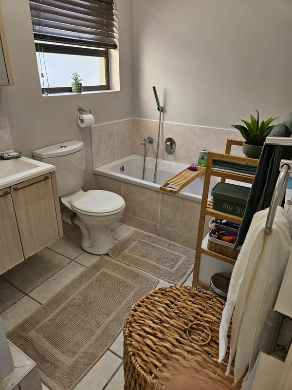1 Bedroom Property for Sale in Bryanston Gauteng