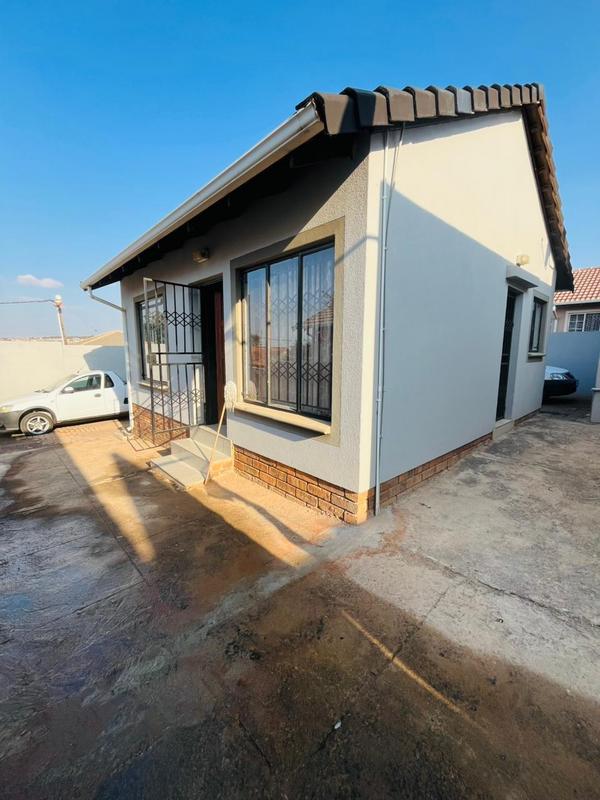To Let 2 Bedroom Property for Rent in Cosmo City Gauteng