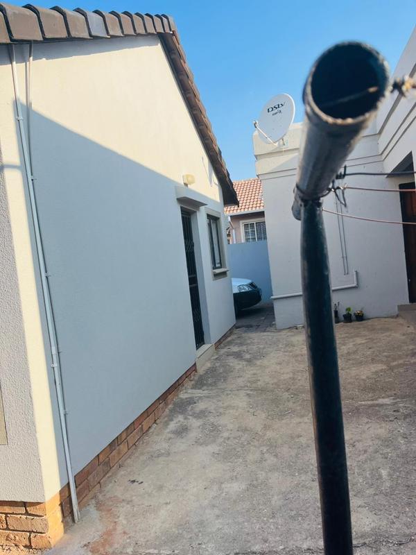 To Let 2 Bedroom Property for Rent in Cosmo City Gauteng
