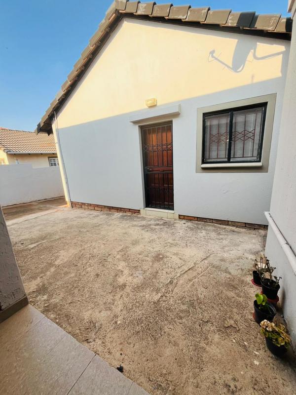 To Let 2 Bedroom Property for Rent in Cosmo City Gauteng