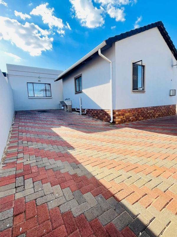 To Let 2 Bedroom Property for Rent in Cosmo City Gauteng