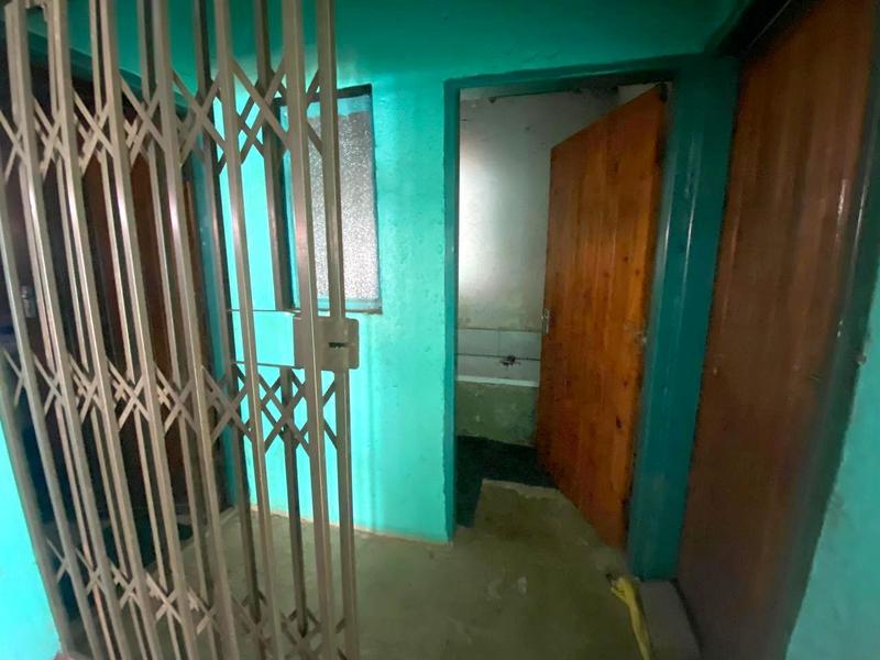 2 Bedroom Property for Sale in Protea Glen Gauteng