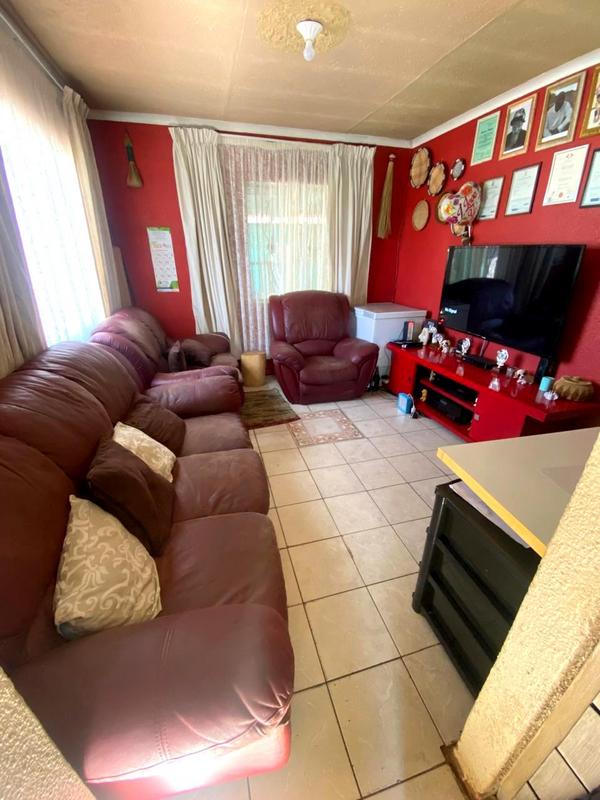 2 Bedroom Property for Sale in Protea Glen Gauteng