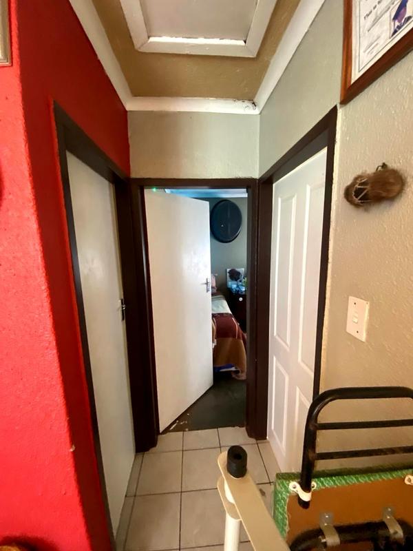 2 Bedroom Property for Sale in Protea Glen Gauteng