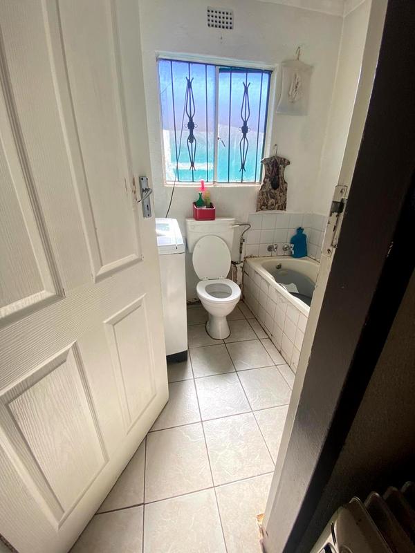 2 Bedroom Property for Sale in Protea Glen Gauteng