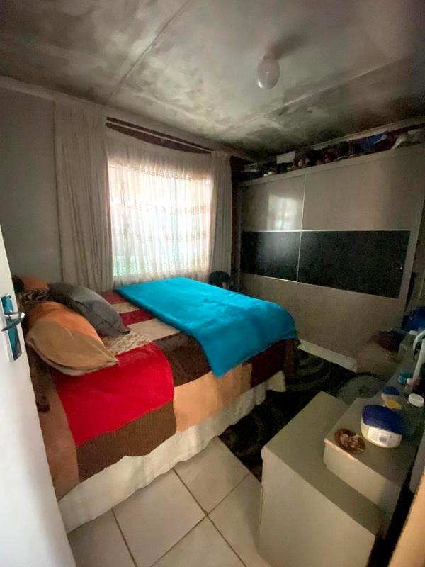2 Bedroom Property for Sale in Protea Glen Gauteng