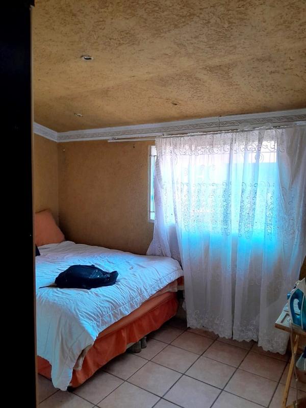 1 Bedroom Property for Sale in Senaoane Gauteng