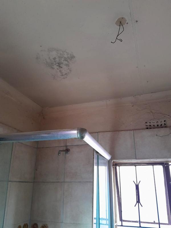 1 Bedroom Property for Sale in Senaoane Gauteng