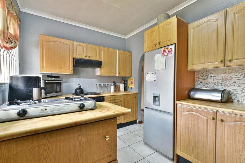 3 Bedroom Property for Sale in Brackendowns Gauteng
