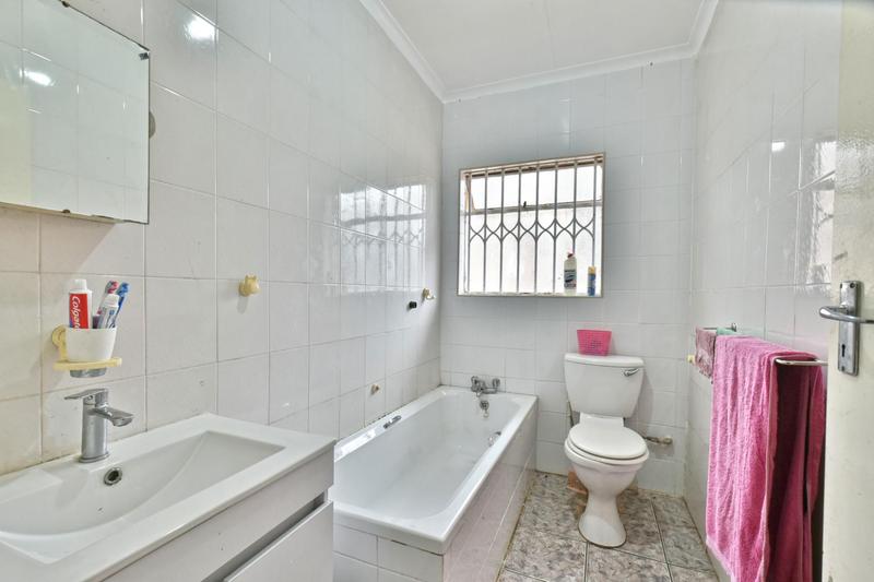 3 Bedroom Property for Sale in Brackendowns Gauteng