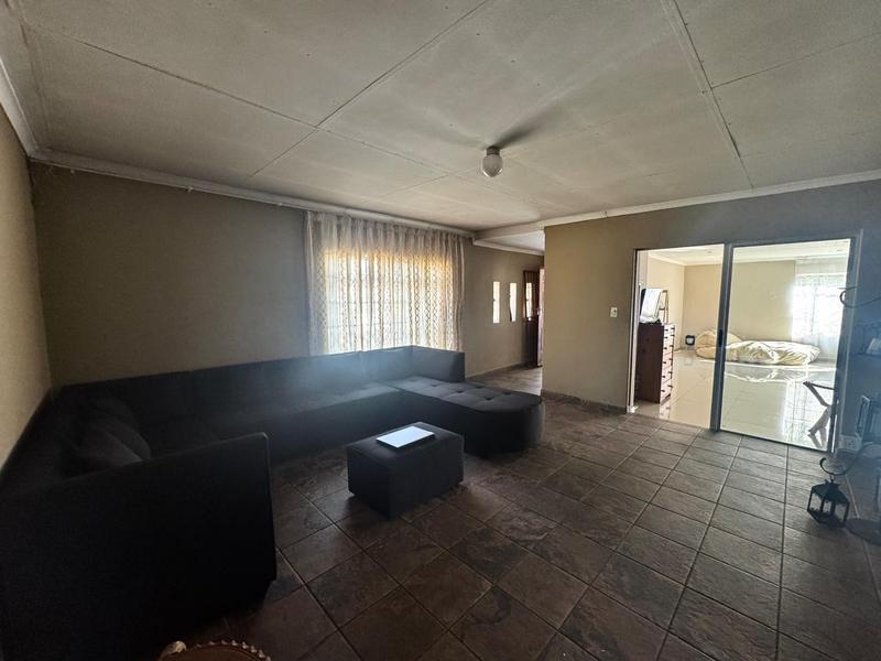 4 Bedroom Property for Sale in General Albertspark Gauteng