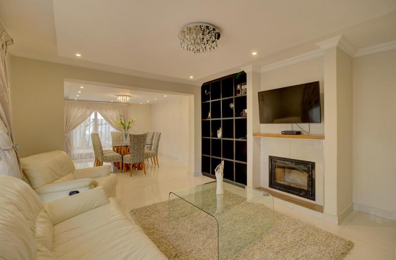 3 Bedroom Property for Sale in Sunninghill Gauteng