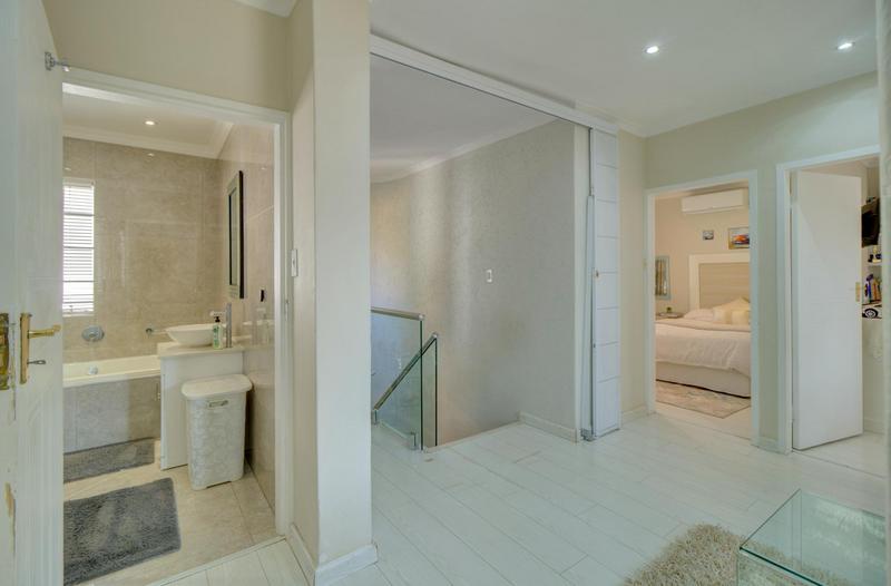 3 Bedroom Property for Sale in Sunninghill Gauteng