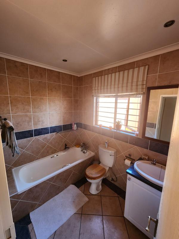 To Let 3 Bedroom Property for Rent in Boardwalk Meander Gauteng